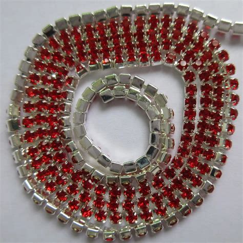 Single Row Glass Crystal Light Siam Rhinestones Diamante Claw Cup Chain