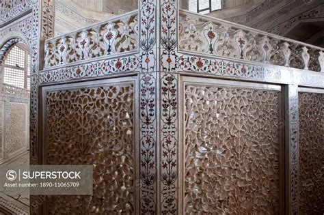 Tomb Of Shah Jahan And Mumtaz Mahal