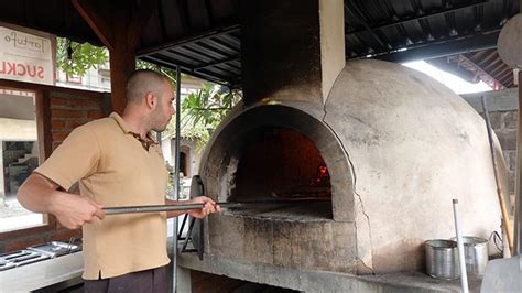 Wow Piza Satu Meter Ini Dimasak Pakai Tungku Halaman All