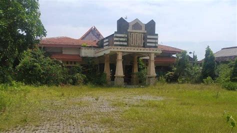 Kondisi Bak Rumah Hantu Gedung Haji Di Lamongan Bakal Disulap Menjadi