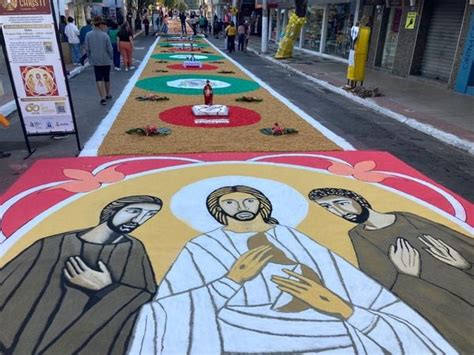 Tradição e fé veja fotos dos tapetes de Corpus Christi em Castelo A