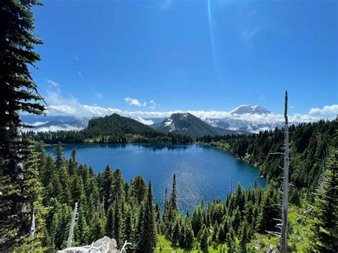 Summit lake WA USA : hiking