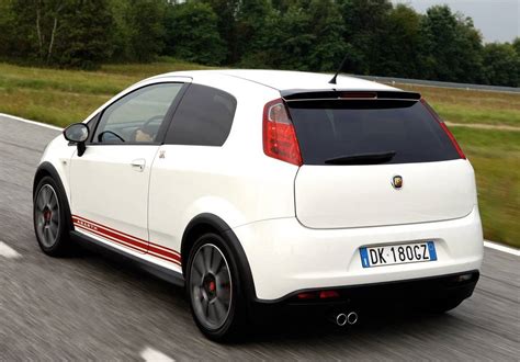 Abarth Grande Punto Dimensioni Prezzi E Interni Autoscout24