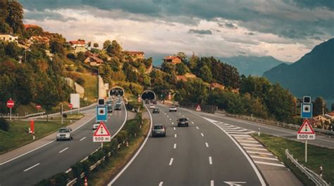 Rregullat e reja në trafikun rrugor në Zvicër Lajmet e fundit Zëri