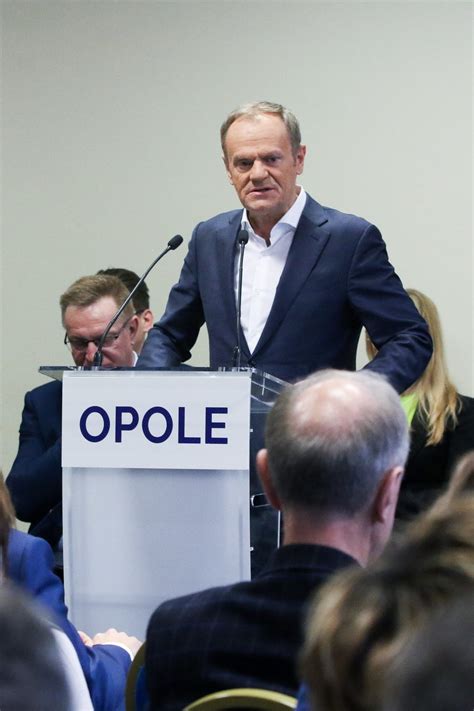 Donald Tusk wie jak pokonać inflację Założył się w tej sprawie o pieniądze