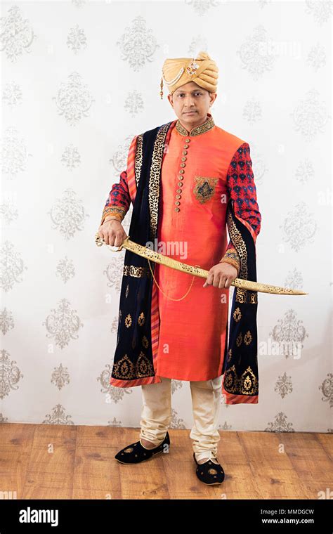 Sherwani Hi Res Stock Photography And Images Alamy