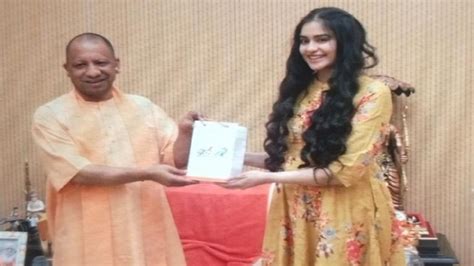 The Kerala Story Team Meets Up Cm Yogi Adityanath