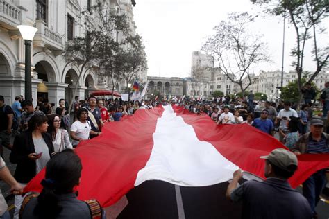 Así se desarrolla la marcha contra el indulto a Alberto Fujimori