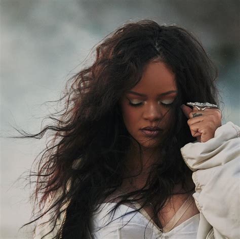 Rihanna fait son grand retour sur scène en 2024