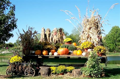 Outside Fall Decorations Creating Homemade Fall Lawn Decorations
