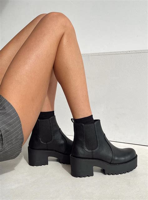 Lipstik Black Eamon Boots