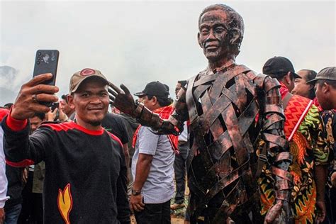 Patung Jokowi Ditaksir Habiskan Rp M Dibangun Sebagai Bentuk Terima