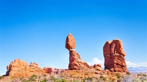 10 Amazingly Balanced Rock Formations To Visit Before They Disappear