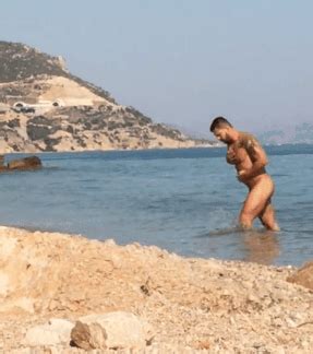 Photo Naked Men On The Beach Page Lpsg