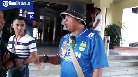 Persib Bandung Tiba Di Bandara Hang Nadim Batam Dalam Rangka Pemusatan