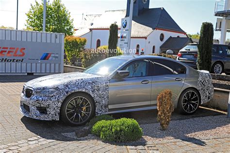 2021 Bmw M5 Cs Shows Big Aero In First Spyshots Autoevolution