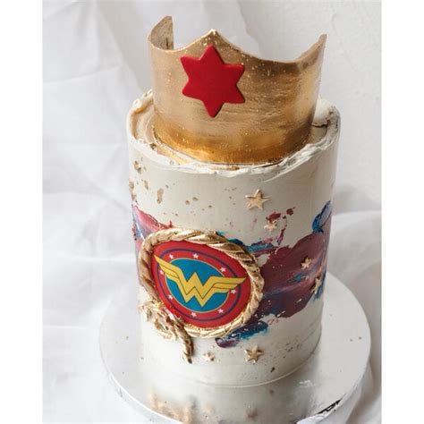 Wonder Woman Cake