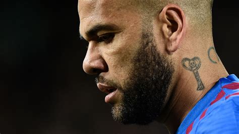 La Esposa De Dani Alves Le Pidió El Divorcio El Acoso Que Sufrió Joana