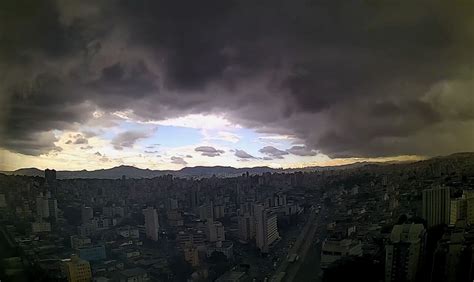 Forma O De Chuva Intensa Em Belo Horizonte Mg Veja O V Deo Exclusivo