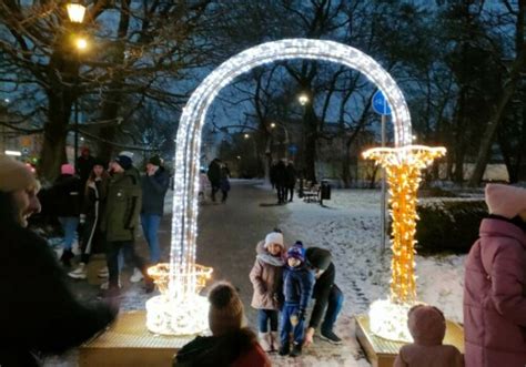 Iluminacje świąteczne na placu Zwycięstwa Zarząd Dróg i Transportu w