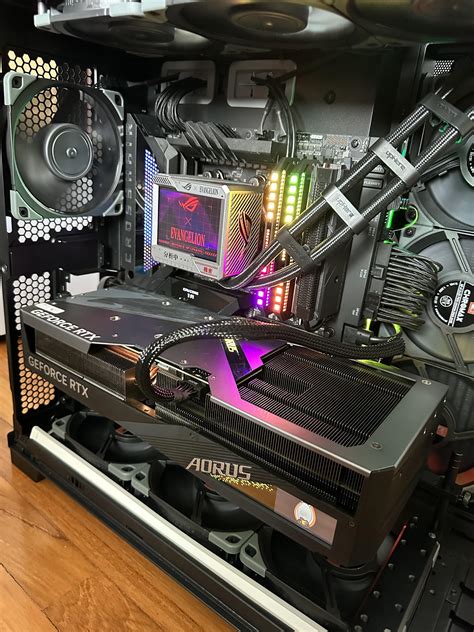 For those wondering how an Aorus 4090 fits in an Evo : r/lianli