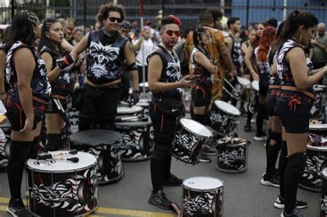 Así se realiza la Marcha del Orgullo Gay 2023 por las calles del Centro de Lima LGTB Cercado