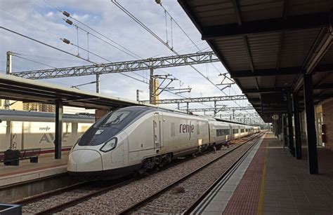 Renfe Vende 45 000 Billetes Durante La Primera Semana Para Viajar A