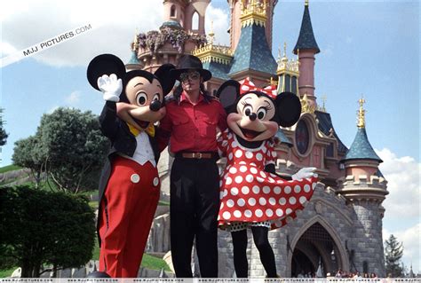 Michael In Disneyland Michael Jackson Photo 7524216 Fanpop