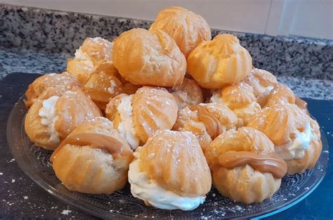 Profiteroles Rellenos De Nata Y Dulce De Leche Gastronom A De Galicia