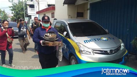 Tim Labfor Polda Jatim Kumpulkan Bukti Penyebab Kebakaran Rumah Kos