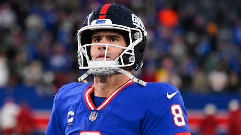 Daniel Jones Improvement Outside The Pocket Has Giants On Verge Of