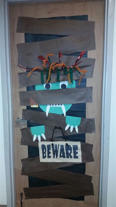 Halloween Door Decoration Ideas For Your Classroom Or Dorm Room Hike N Dip Halloween