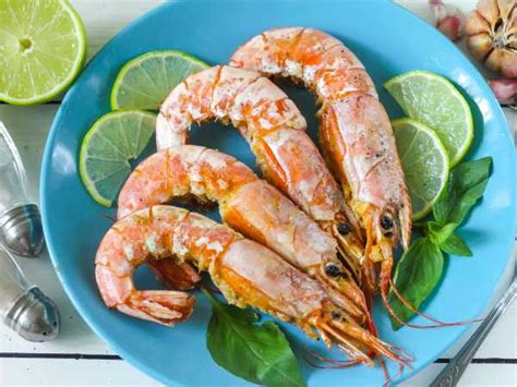 Жареные лангустины с чесноком и лаймом — рецепт с фото пошагово. Как ...