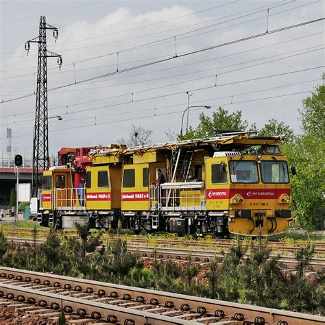 Warszawskie pociągi aglomeracyjne na linii kolejowej nr 7 Torowy