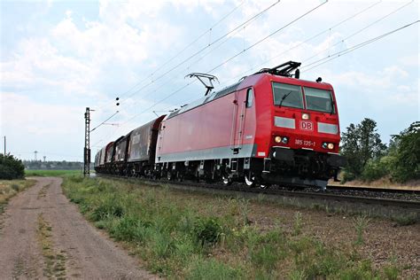 Am späten Mittag des 03 06 2020 fuhr 185 135 1 bei leichtem Regen