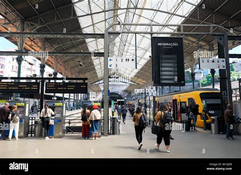 Fahrkartenautomat Bahnhof Bahnhof Interieur Fotos Und Bildmaterial In