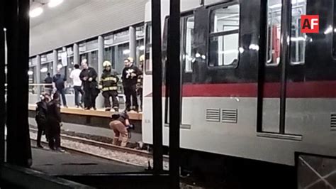 Un Hombre Muri Prensado Con Un Vag N Del Tren Ligero En Guadalajara