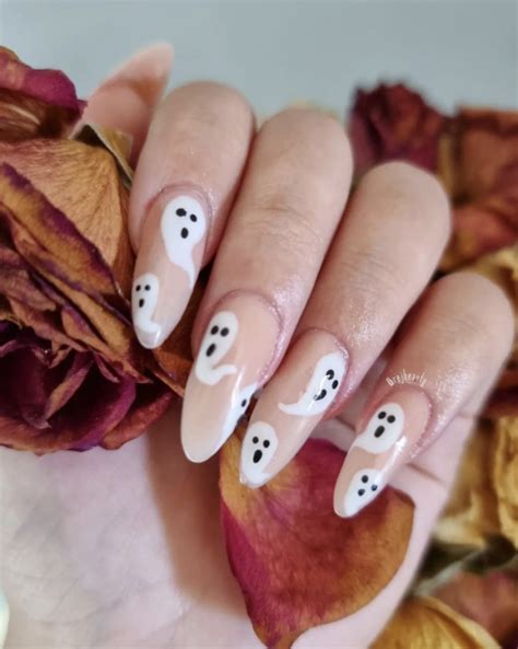 Spooky Ghost Nails For Halloween Chasing Daisies