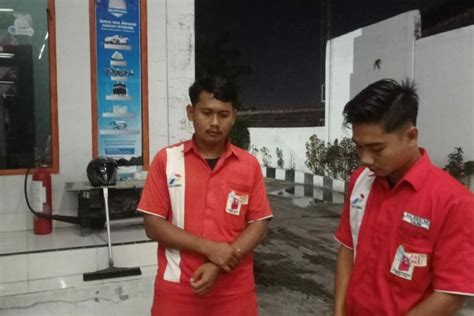 Spbu Dikuras Oknum Berpakaian Simbol Hiu Petarung Diduga