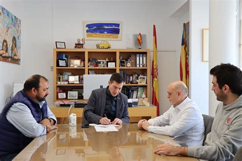 El Ayuntamiento De Burjassot Y El Club De Baloncesto Burjassot Firman