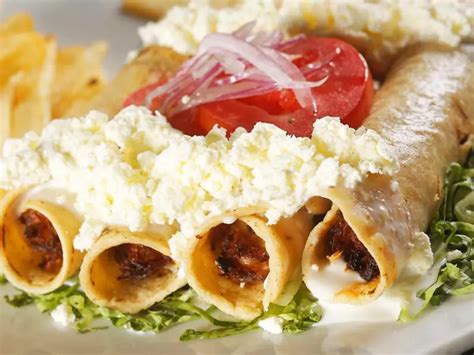 Crujientes Tacos Dorados De Pollo La Receta Tradicional Y