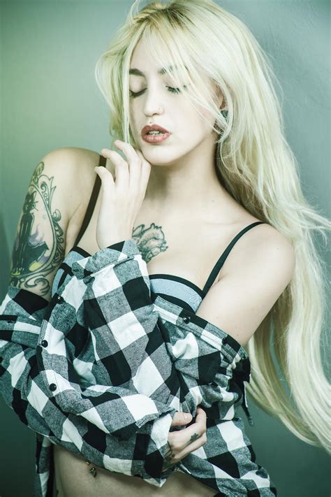 TW Pornstars - Brisen Suicide. Twitter. Ph: Valerio Canini, Rome 2016