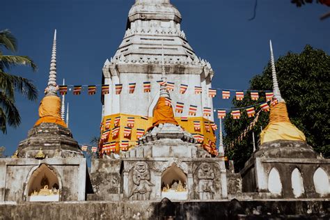 Wat Thai Sarnath Temple in Varanasi in India · Free Stock Photo