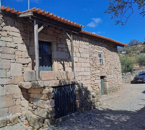 Casa de aldeia à venda na rua da Corredoura 1 Marialva Meda idealista