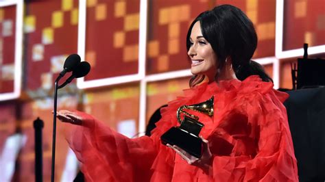 Ariana Grande wins first Grammy Award for 'Sweetener' - ABC7 San Francisco