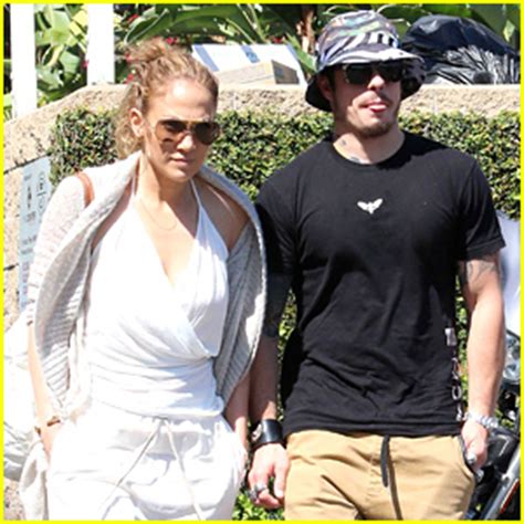 Jennifer Lopez Casper Smart Grab Lunch After Kissing Photo Surfaces