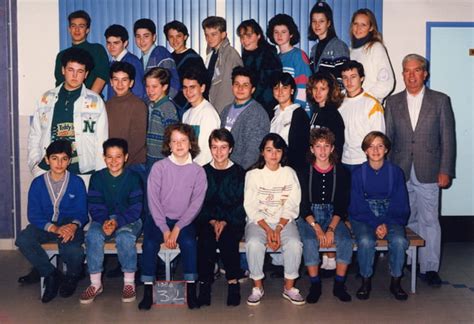 Photo de classe 3eme de 1988 Collège Du Bois D aulne Copains d avant