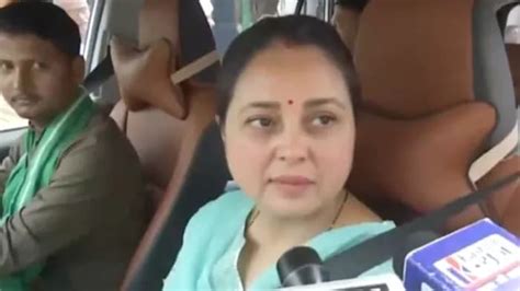 Bihar Politics हम क्या करें बेटा बेटी दामाद सब जाएंगे परिवारवाद पर Rohini Acharya ने