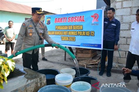 Polda Ntt Distribusi Liter Air Bersih Bantu Warga Kota Kupang