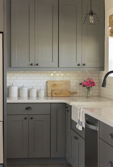 20+ Subway Tile Backsplash Gray Cabinets